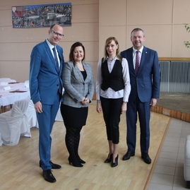 Soš strojnícka v bánovciach nad bebravou sa pýši moderným robotizovaným pracoviskom - IMG_7747