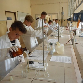 Spojená škola v novákoch otvorila svoje laboratórium pre žiakov základných škôl - 1