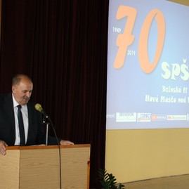 Spš v novom meste nad váhom má za sebou 7 dekád, k jubileu jej zablahoželali významní hostia na čele s podpredsedom tsk - Trstensky