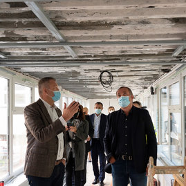 Zväčšiť fotografiu - Stavebné práce pokračujú aj na soš strojníckej v bánovciach nad bebravou - 20210908_TSK__002w