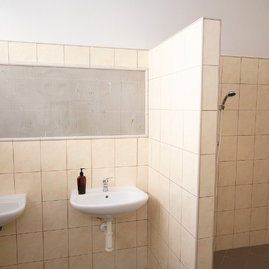 Zväčšiť fotografiu - Stavebné práce pokračujú aj na soš strojníckej v bánovciach nad bebravou - 20210908_TSK__007w