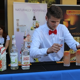 Stredná odborná škola obchodu a služieb púchov hostila štvrtý ročník súťaže trendy barový čašník - IMG_7051