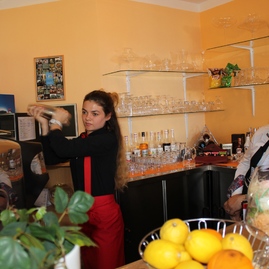 Stredná odborná škola obchodu a služieb púchov hostila štvrtý ročník súťaže trendy barový čašník - IMG_7226