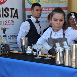 Stredná odborná škola obchodu a služieb púchov hostila štvrtý ročník súťaže trendy barový čašník - IMG_7279