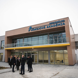Zväčšiť fotografiu - Stredná športová škola v trenčíne hostila stretnutie o budúcnosti univerzitného hokeja