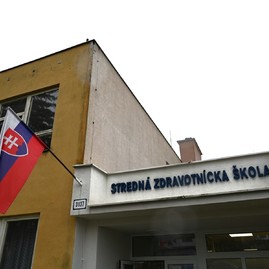 Zväčšiť fotografiu - Stredná zdravotnícka škola v prievidzi pripravuje žiakov na reálnu prax s pomocou moderných technológií