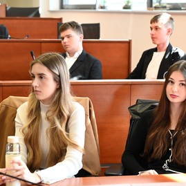 Zväčšiť fotografiu - Stredoškoláci ponúkli svoj pohľad, ako zlepšiť školské prostredie