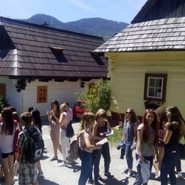 Stredoškoláci v trenčianskom kraji sa prostredníctvom zážitku naučili, ako funguje hotel, spoznali aj spôsob života v horských oblastiach - 09