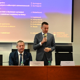 Zväčšiť fotografiu - Stredoškolák hostil vzácnu návštevu, na jilemáku pribudol nový výťah