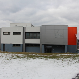 Zväčšiť fotografiu - Študenti gymnázia ľ. štúra v trenčíne sa stravujú vo vynovenej jedálni - IMG_2696