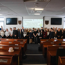 Zväčšiť fotografiu - Študenti si zvolili nové predsedníctvo - TSK_krajsky_mladeznicky_parlament_mini (8 of 12)