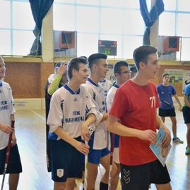 Študenti soš dubnica nad váhom víťazmi 9.ročníka florbalového turnaja stredných škôl v slavičíne - sl 02