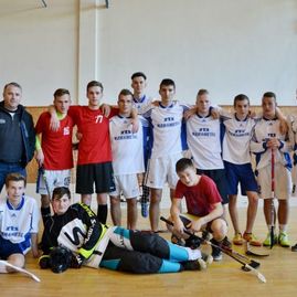 Študenti soš dubnica nad váhom víťazmi 9.ročníka florbalového turnaja stredných škôl v slavičíne - sl 04