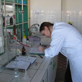 Študenti spojenej školy v novákoch úspešní na celoštátnej chemickej olympiáde - cho3