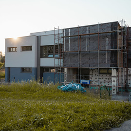 Zväčšiť fotografiu - Študentov gymnázia v trenčíne privíta vynovená školská jedáleň - TSK_kontrolny deň_-Gymnázium ĽŠ jedáleň (2)