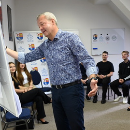 Zväčšiť fotografiu - Teambuilding krajského mládežníckeho parlamentu priniesol podnety pre nový akčný plán