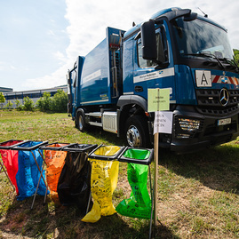 Zväčšiť fotografiu - Technika zaujala štyristovku žiakov - TSK_SOŠ TN (13 of 64)