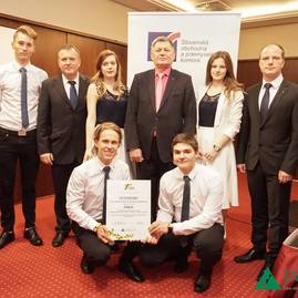 Tím študentov spš v dubnici nad váhom ocenený ako top študentský tím ja aplikovanej ekonómie 2016 - 18056444_10155325267934052_4248356984131494036_o