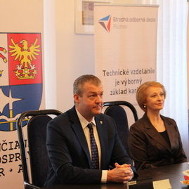 Tradícia jedinej školy sklárskeho zamerania na slovensku ostane aj naďalej zachovaná, pokračovať bude v púchove - IMG_0064
