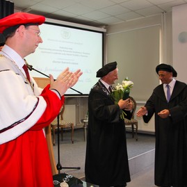 Trenčianska univerzita alexandra dubčeka v trenčíne udelila čestný titul doctor honoris causa dvom významným osobnostiam akademického a vedeckého života - IMG_8548