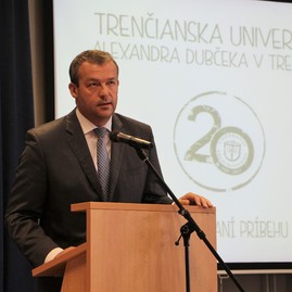 Trenčianska univerzita alexandra dubčeka v trenčíne vstúpila do nového akademického roka - IMG_2323