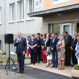 Trenčianska župa vo veľkom investuje do škôl: žiakom dnes odzvonilo na nový školský rok vo vynovených priestoroch za 4,7 mil. € - SZS TN (39)