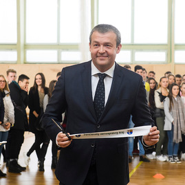Trenčianskemu „jilemáku“ pribudli nové šatne, učebne aj zmodernizovaná telocvičňa. župa doň investovala necelých 660 tis. € - 20170116_TN_JILEMAK_telocvicna_foto_Radovan_Stoklasa_026w