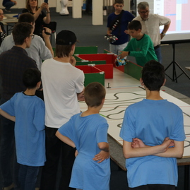 Zväčšiť fotografiu - Trenčiansky robotický deň popularizuje vedu a techniku už 18 rokov - IMG_3989
