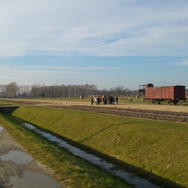 Trenčiansky samosprávny kraj aj tento rok podporí zážitkové vzdelávanie stredoškolákov za takmer 40 tis. eur - 20171124_124452