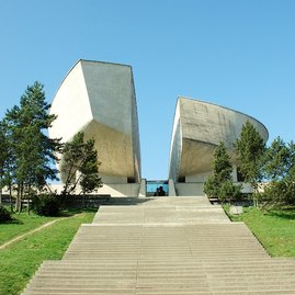 Trenčiansky samosprávny kraj poskytne 23 stredným školám finančný príspevok na zážitkové vzdelávanie v oblasti histórie a prírodných vied - muzeum SNP