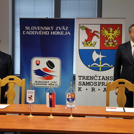 Trenčiansky samosprávny kraj rozbieha spoluprácu so slovenským zväzom ľadového hokeja - IMG_6820