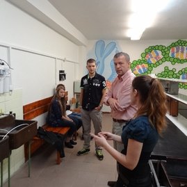 TrOtvorenie šk roka 2014/2015 Gymnázium Prievidzaenčiansky župan otvoril začiatok školského roka na dvoch stredných  školách na hornej nitre - 13g