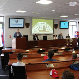 Trenčiansky župan poďakoval zlatému tímu juniorov i dorastu trenčianskej hokejovej dukly za vynikajúce výsledky - IMG_3656