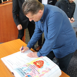 Trenčiansky župan poďakoval zlatému tímu juniorov i dorastu trenčianskej hokejovej dukly za vynikajúce výsledky - IMG_3693