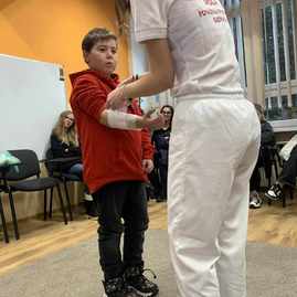 Zväčšiť fotografiu - Učili sa zásadám prvej pomoci - PP2(1)