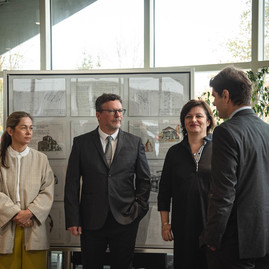 Zväčšiť fotografiu - Unikátna škola získala prezidentskú zelenú pečať - TSK_prezidentská pečať_SPŠ TN_mini-3