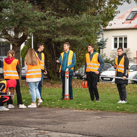 Zväčšiť fotografiu - Unikátna škola získala prezidentskú zelenú pečať - TSK_prezidentská pečať_SPŠ TN_mini-86
