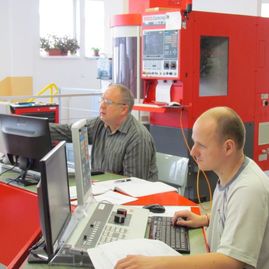 Úspešné ukončenie prvého kurzu programovania cnc strojov - CNC1