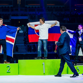 V konkurencii 500 účastníkov z 30 krajín na olympiáde zručností euroskills vybojoval prvenstvo žiak soš stará turá - senican-Miroslav-Chalko-euroskills-1