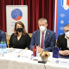 Zväčšiť fotografiu - V kraji vznikne prvá regionálna futbalová akadémia na slovensku - IMG_0019