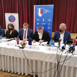 Zväčšiť fotografiu - V kraji vznikne prvá regionálna futbalová akadémia na slovensku - IMG_20210525_091624