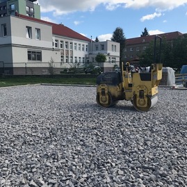 V poradí štrnáste multifunkčné ihrisko vybudovala trenčianska župa v areáli obchodnej akadémie v prievidzi - IMG_9573