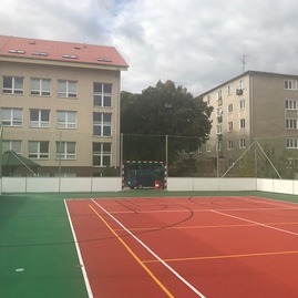 V poradí štrnáste multifunkčné ihrisko vybudovala trenčianska župa v areáli obchodnej akadémie v prievidzi - IMG_9660