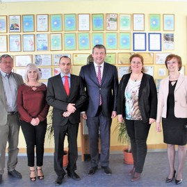 V považanoch si pripomenuli deň učiteľov. zš a. rudnaya podporil tsk učebnými pomôckami - IMG_5019