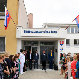 V regióne hornej nitry župa otvorila novú strednú zdravotnícku školu, jej prah v prvý školský deň prekročilo 48 prvákov - 20190902_PD_SZS_017w