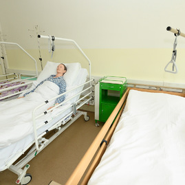 V regióne hornej nitry župa otvorila novú strednú zdravotnícku školu, jej prah v prvý školský deň prekročilo 48 prvákov - 20190902_PD_SZS_044w