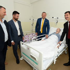 V regióne hornej nitry župa otvorila novú strednú zdravotnícku školu, jej prah v prvý školský deň prekročilo 48 prvákov - 20190902_PD_SZS_046w