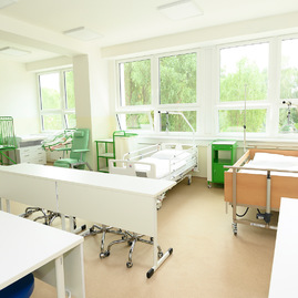 V regióne hornej nitry župa otvorila novú strednú zdravotnícku školu, jej prah v prvý školský deň prekročilo 48 prvákov - 20190902_PD_SZS_056w