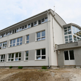 V regióne hornej nitry župa otvorila novú strednú zdravotnícku školu, jej prah v prvý školský deň prekročilo 48 prvákov - 20190902_PD_SZS_084w