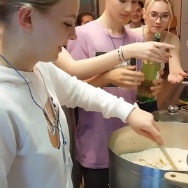 Zväčšiť fotografiu - V školskej jedálni sa dá stravovať nielen chutne, ale aj zdravo a udržateľne
